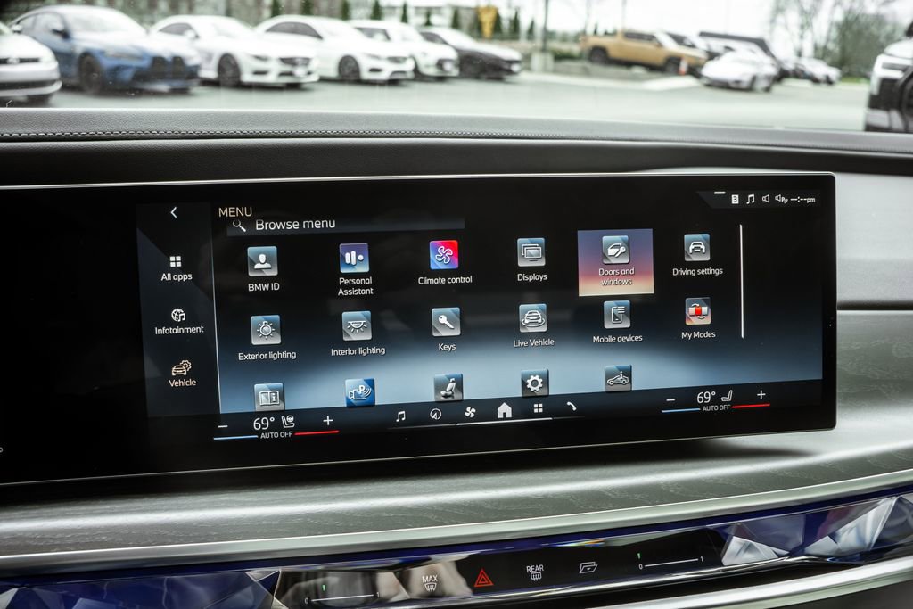 Used 2023 BMW 760i xDrive w/ Executive Package image 22
