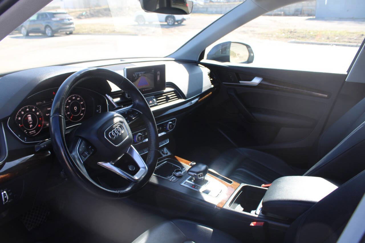 Used 2018 Audi Q5 2.0T Premium Plus w/ Premium Plus Package image 19