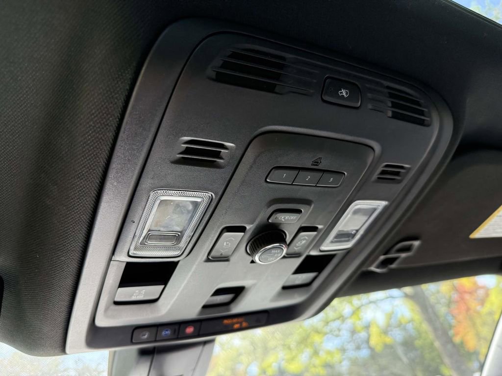 Used 2021 GMC Yukon Denali w/ Denali Premium Package image 26