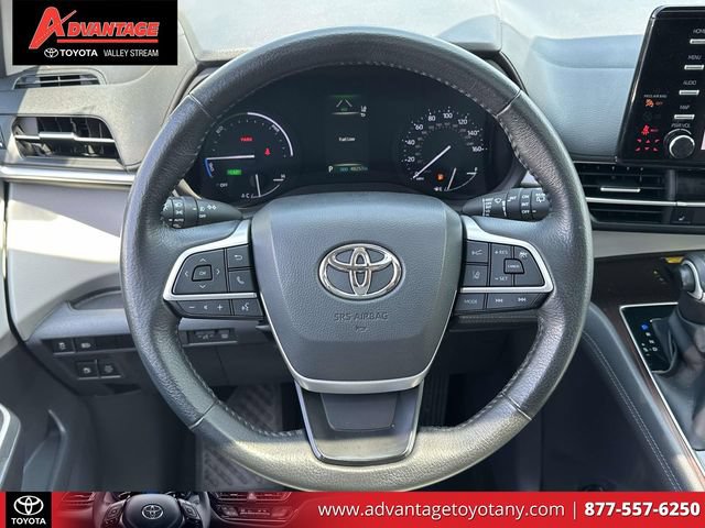 Used 2022 Toyota Sienna XLE w/ XLE Plus Package FWD image 17