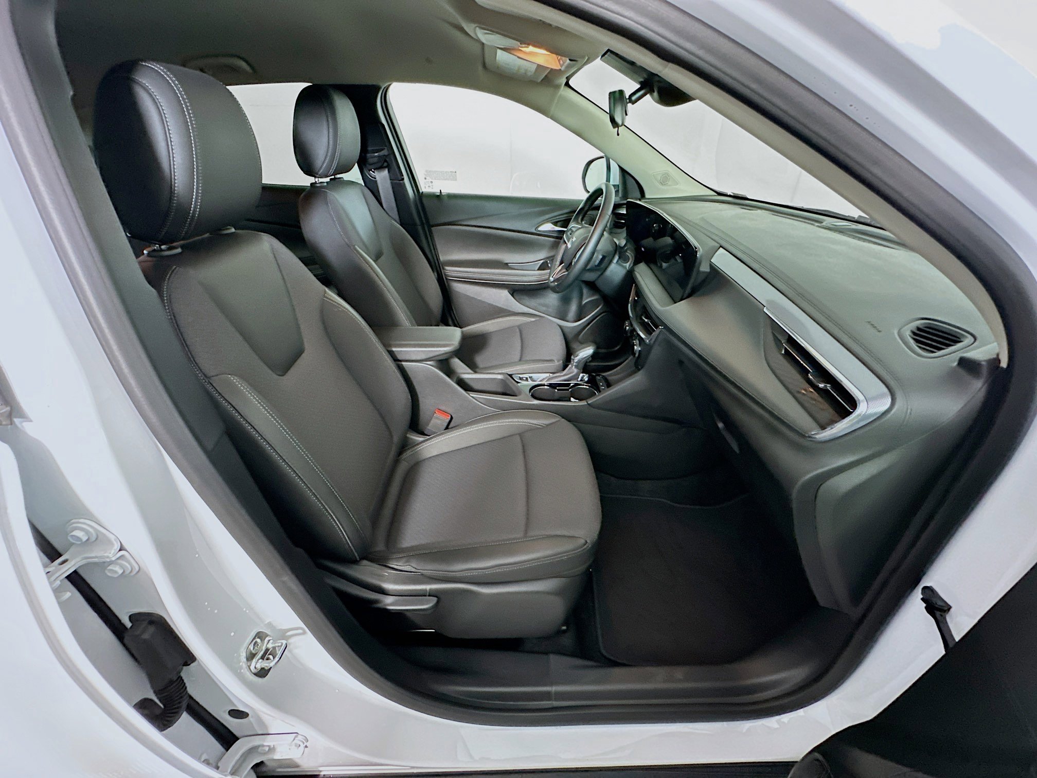 Used 2025 Buick Encore GX Preferred image 29