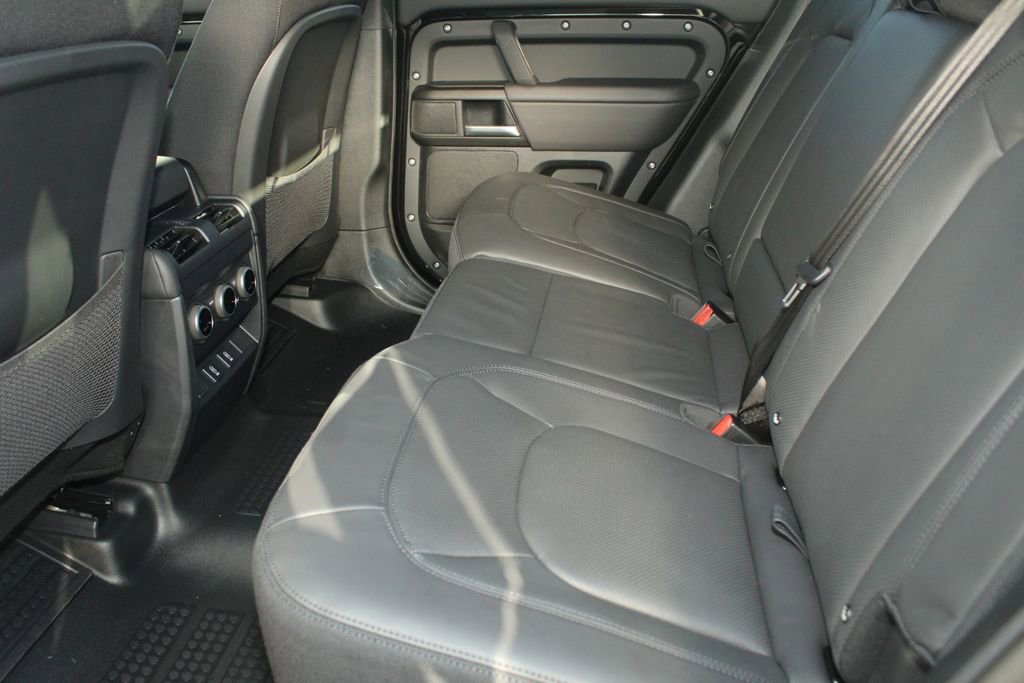 New 2026 Land Rover Defender 110 V8 image 5