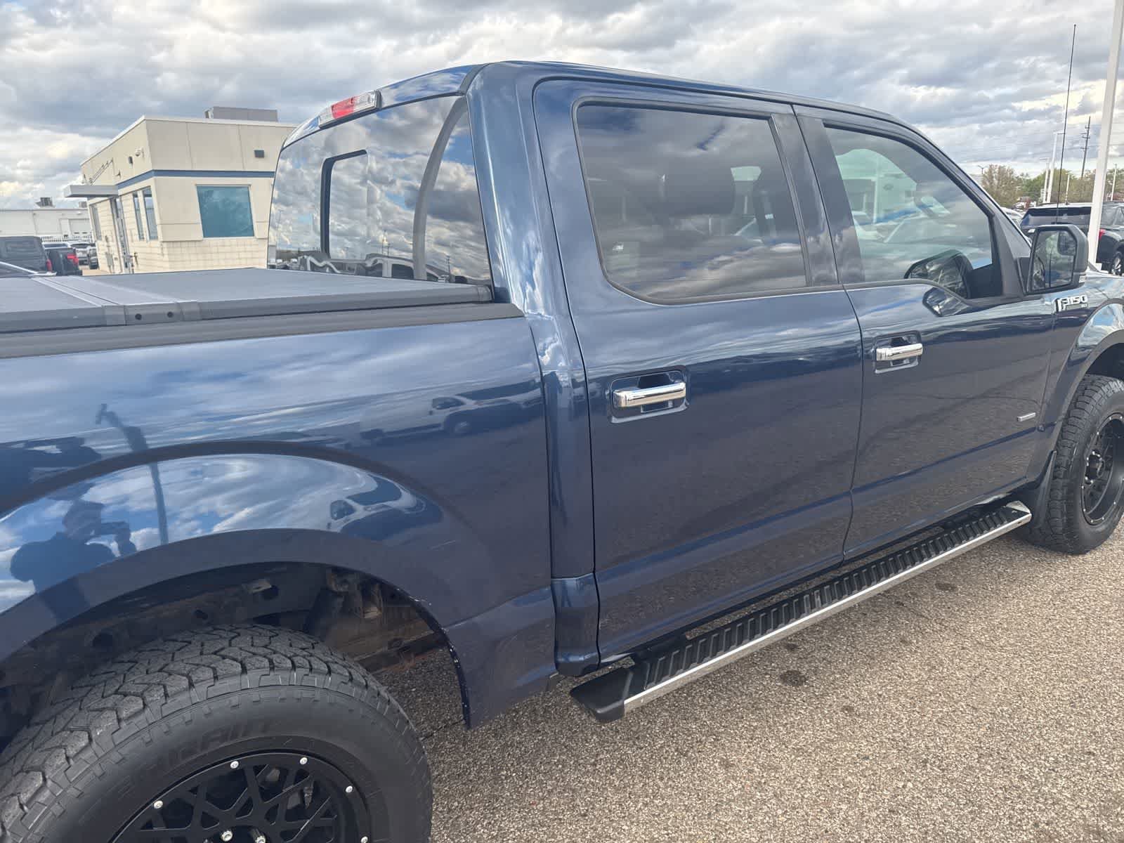 Used 2015 Ford F150 XLT w/ Equipment Group 302A Luxury AWD/4WD image 14