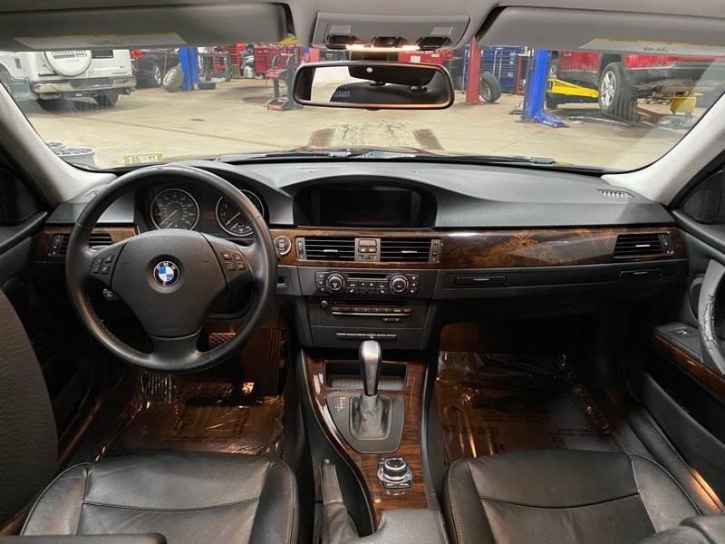 Used 2011 BMW 335i xDrive Sedan image 15