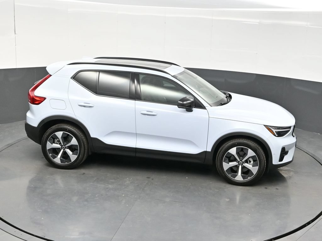 New 2026 Volvo XC40 B5 Plus w/ Climate Package AWD/4WD image 38