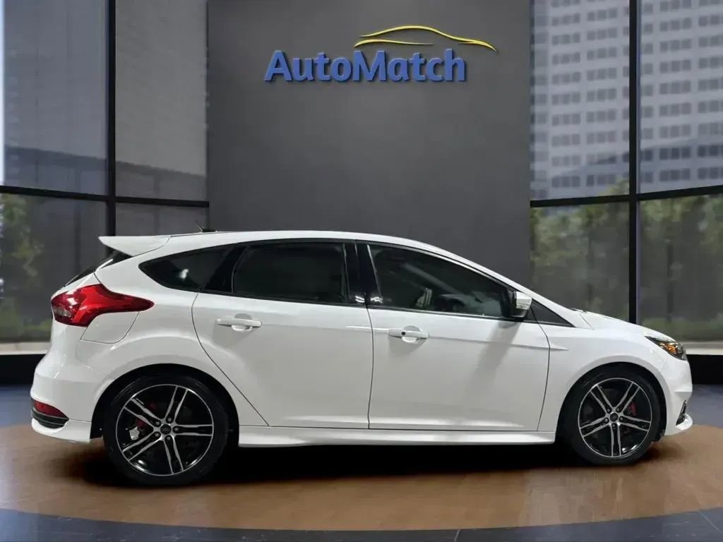 Used 2017 Ford Focus ST w/ Equipment Group 402A image 11