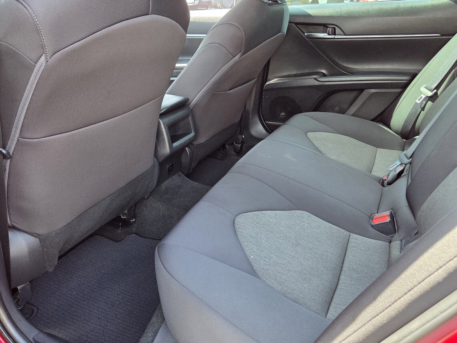 Used 2022 Toyota Camry LE image 10