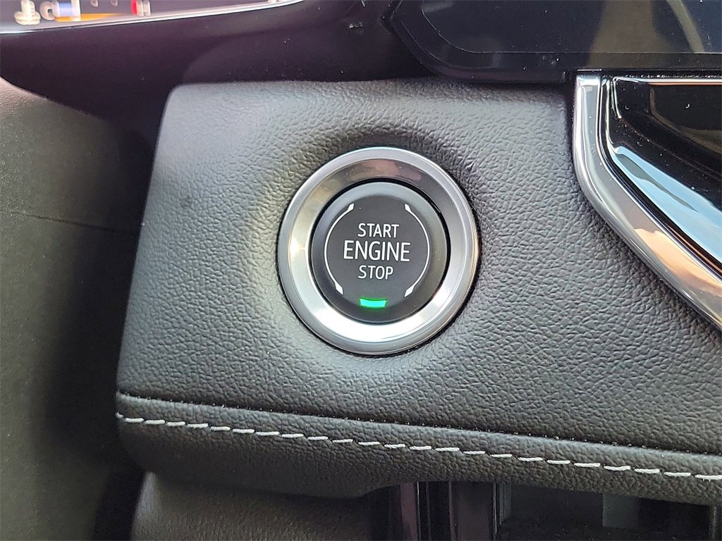 Used 2025 Chevrolet Colorado LT w/ LT Convenience Package image 12