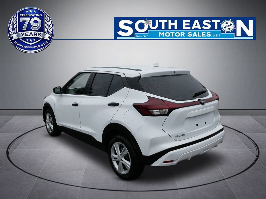 Used 2023 Nissan Kicks S FWD image 5