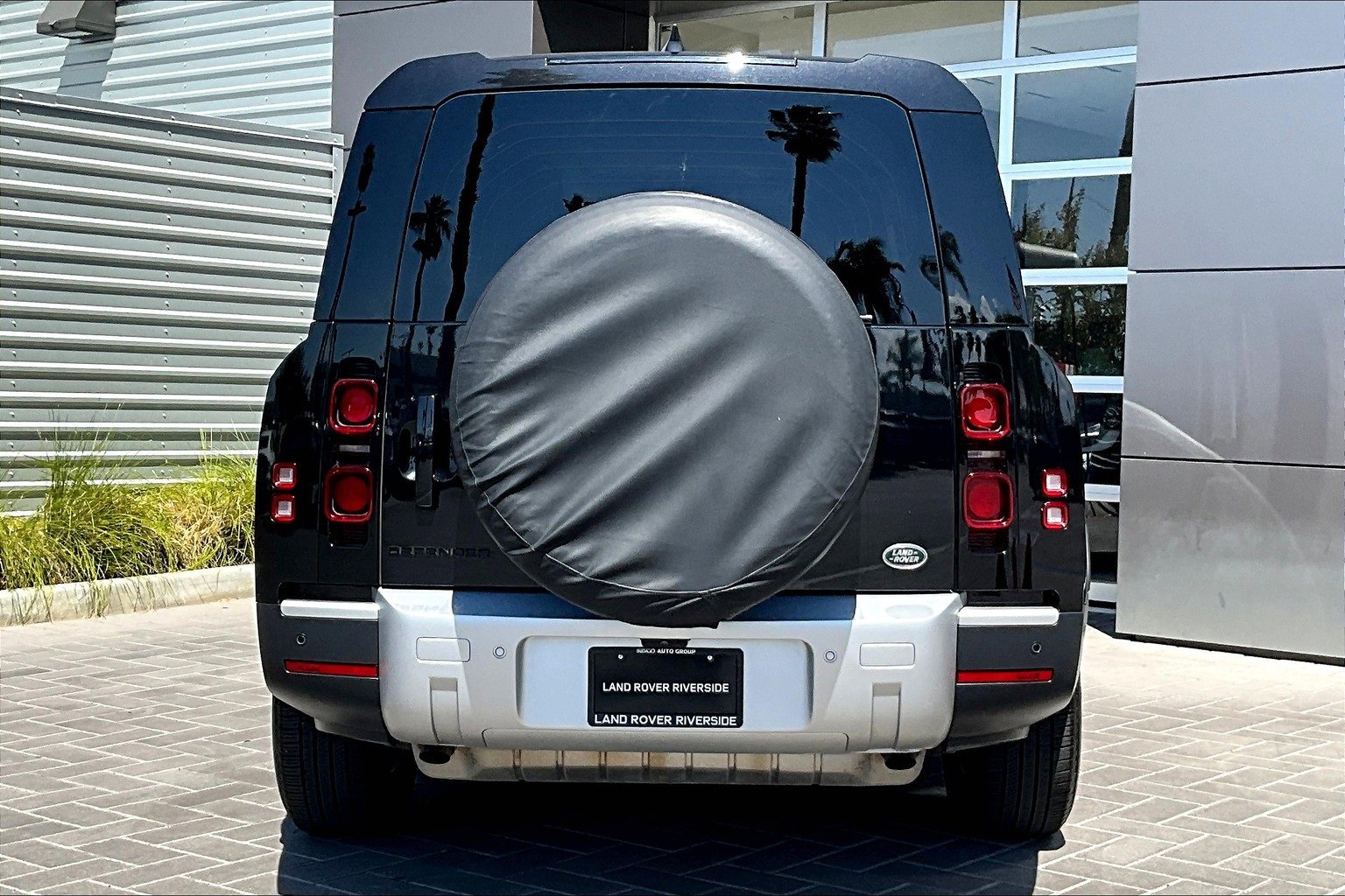 Used 2023 Land Rover Defender 130 S image 4