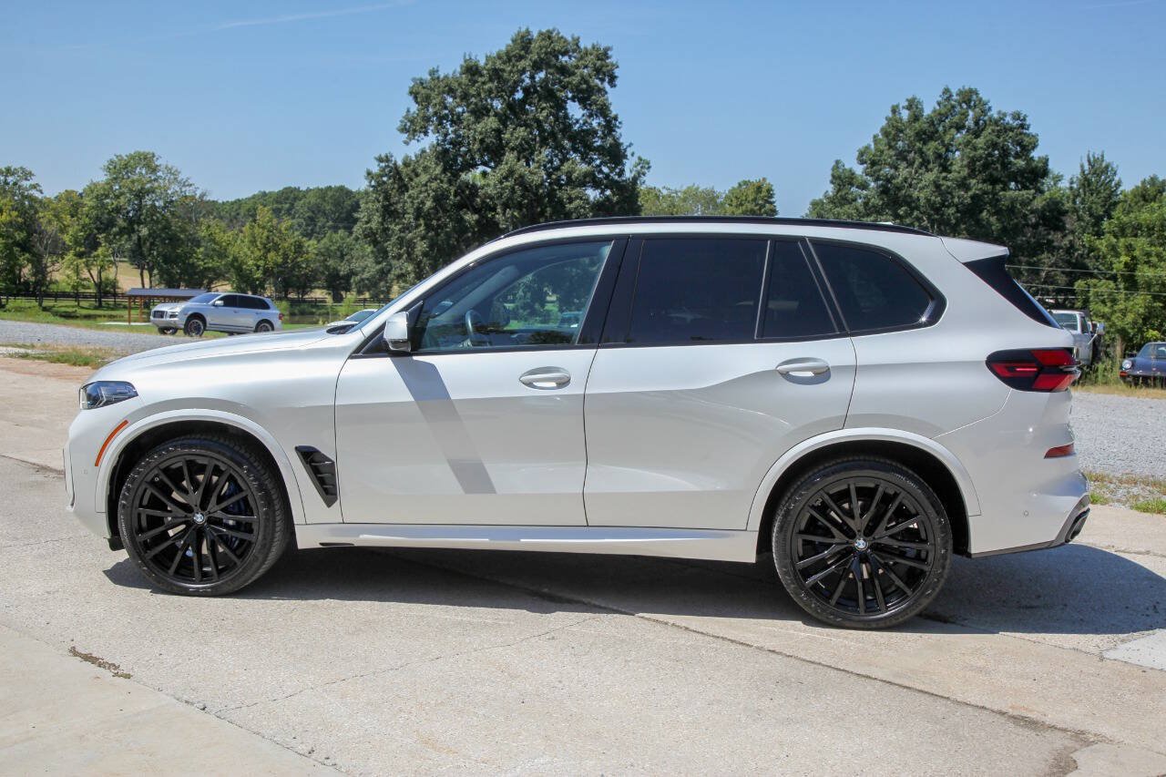 Used 2024 BMW X5 sDrive40i w/ M Sport Package RWD image 11