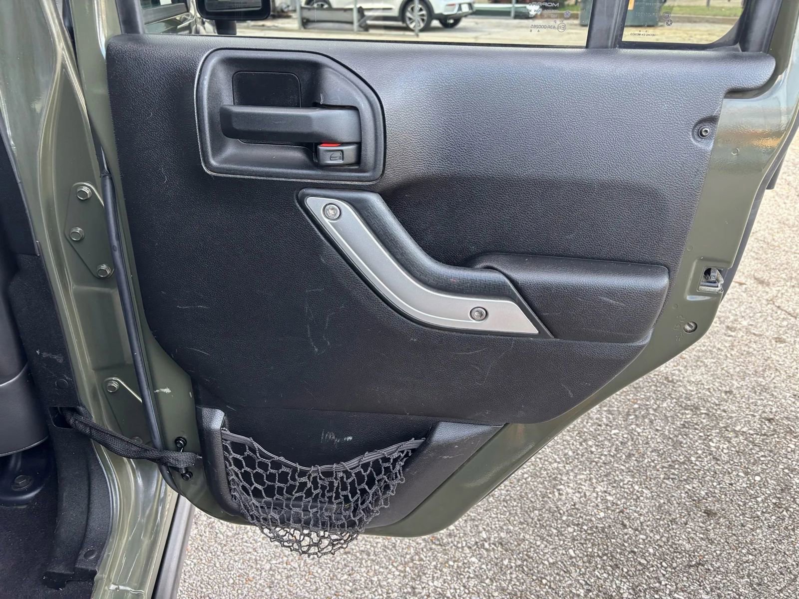 Used 2015 Jeep Wrangler Unlimited Rubicon w/ Connectivity Group image 19