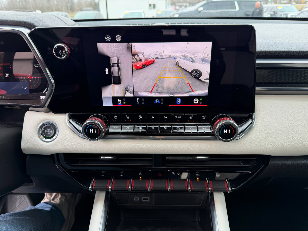 Used 2023 GMC Canyon AT4X image 28