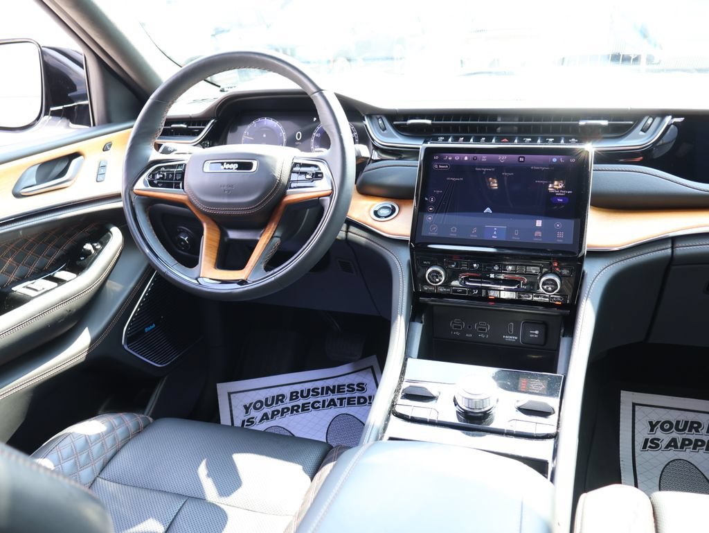 Used 2024 Jeep Grand Cherokee L Summit AWD/4WD image 13