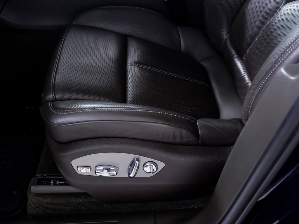 Certified 2022 Porsche Macan w/ Premium Package Plus image 14
