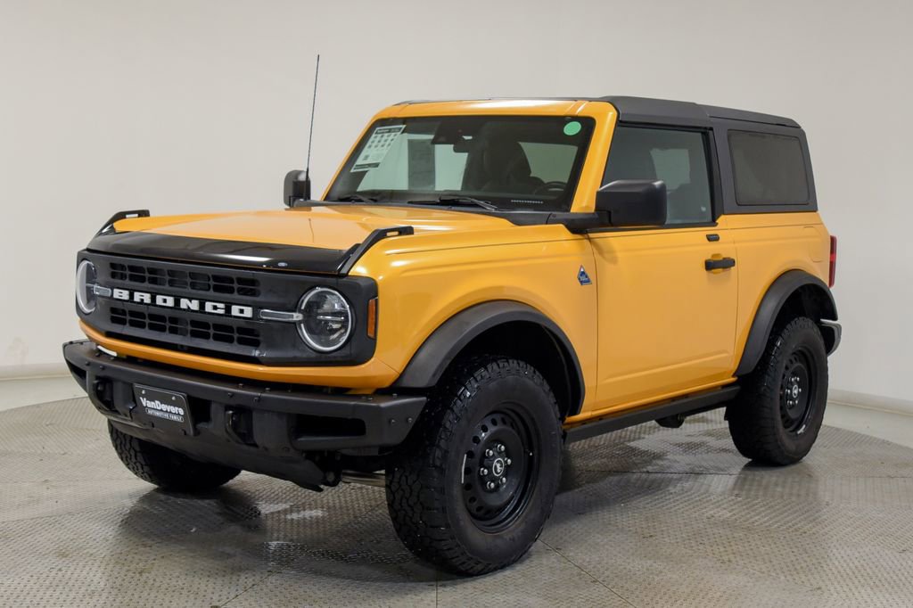 Used 2021 Ford Bronco Black Diamond image 3