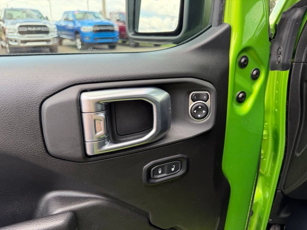 Used 2025 Jeep Gladiator Sport AWD/4WD image 13