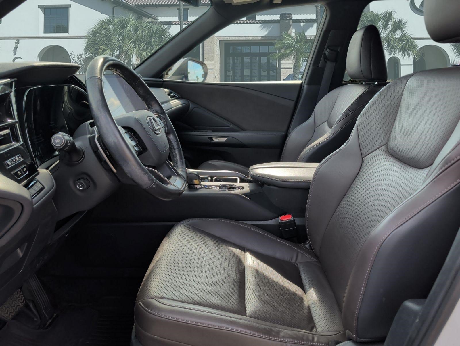 Certified 2024 Lexus TX 350 FWD w/ Captains Chair Package image 11