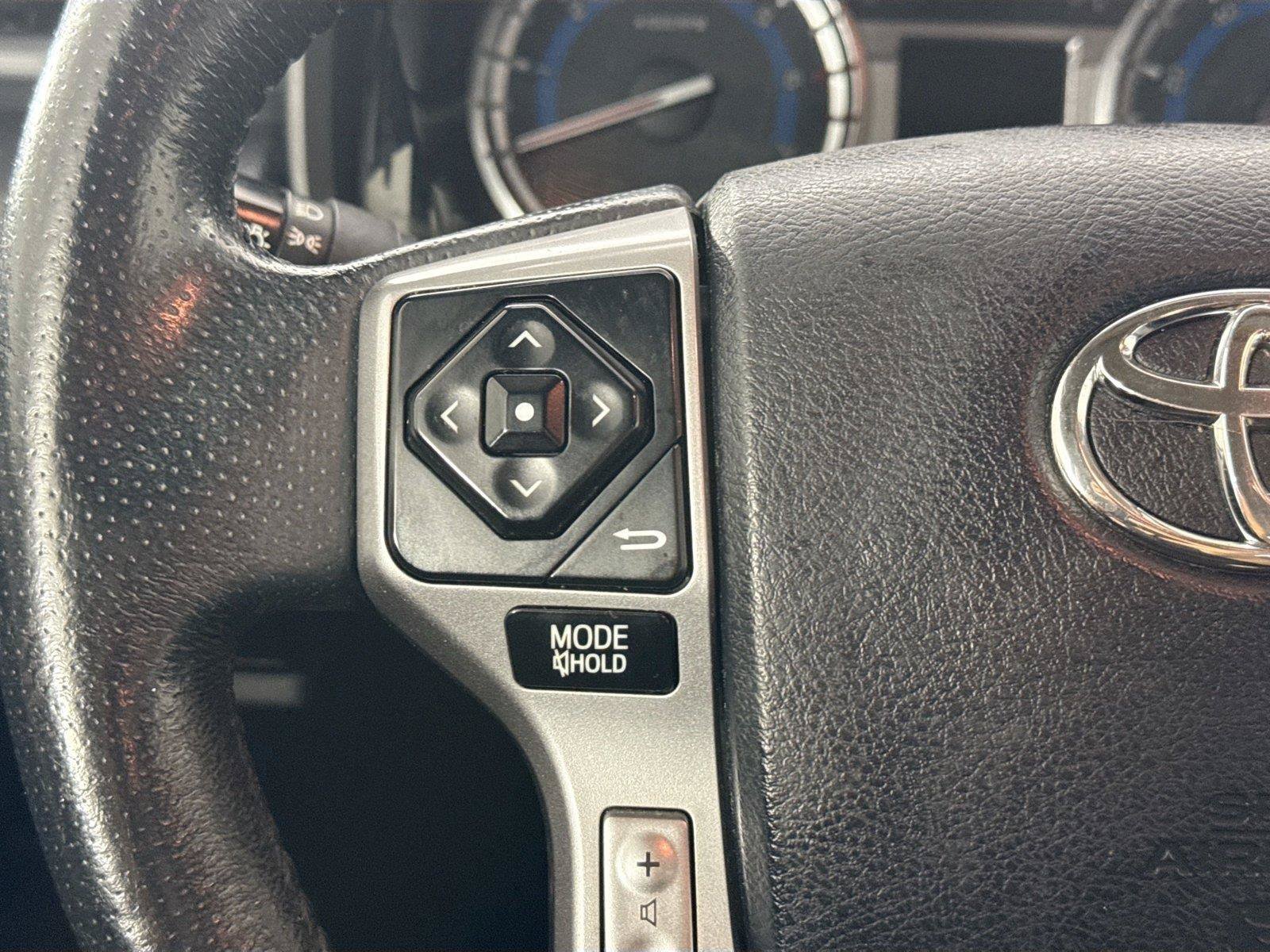 Used 2017 Toyota 4Runner SR5 AWD/4WD image 17