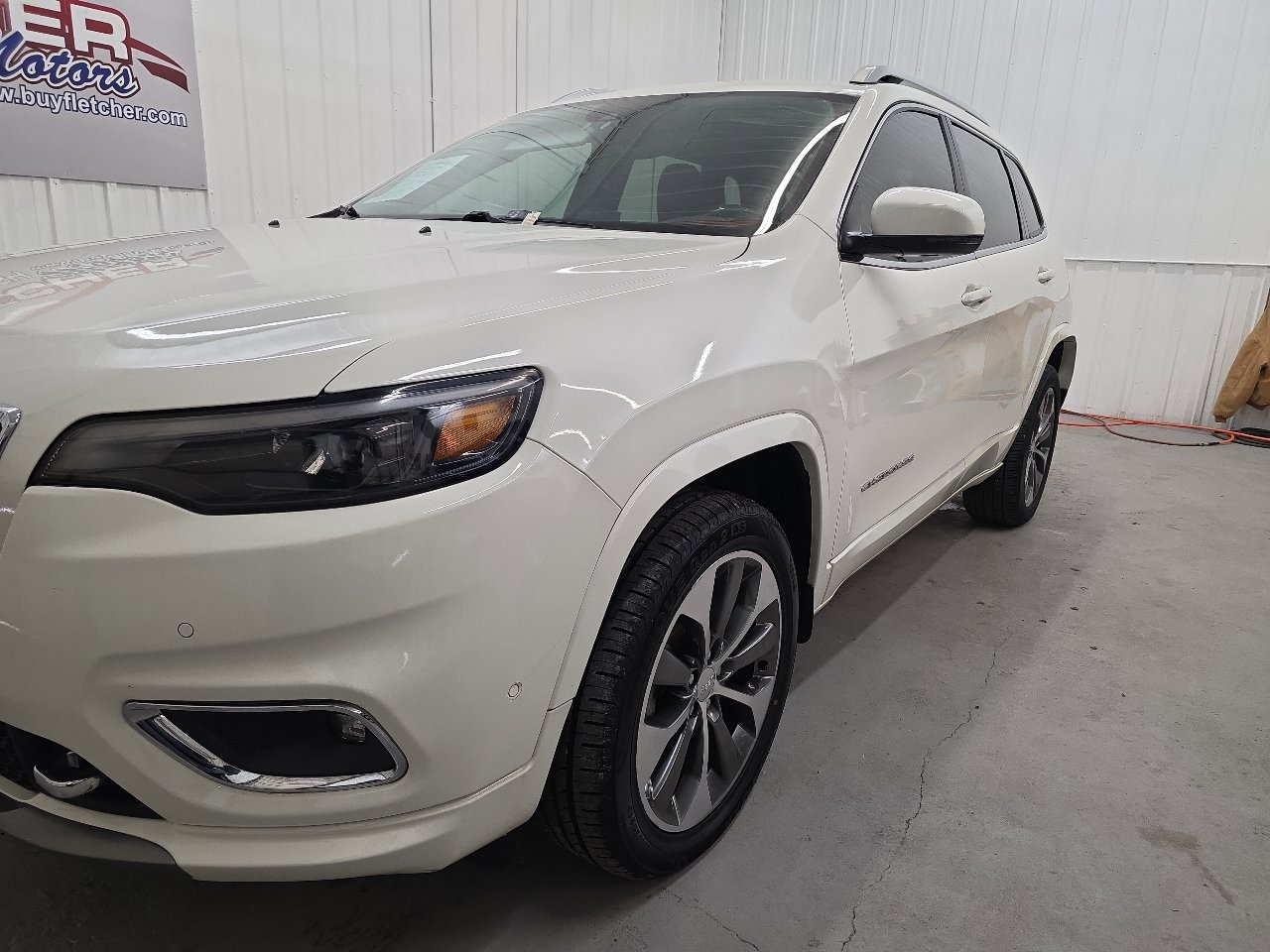Used 2019 Jeep Cherokee Overland w/ Technology Group image 4