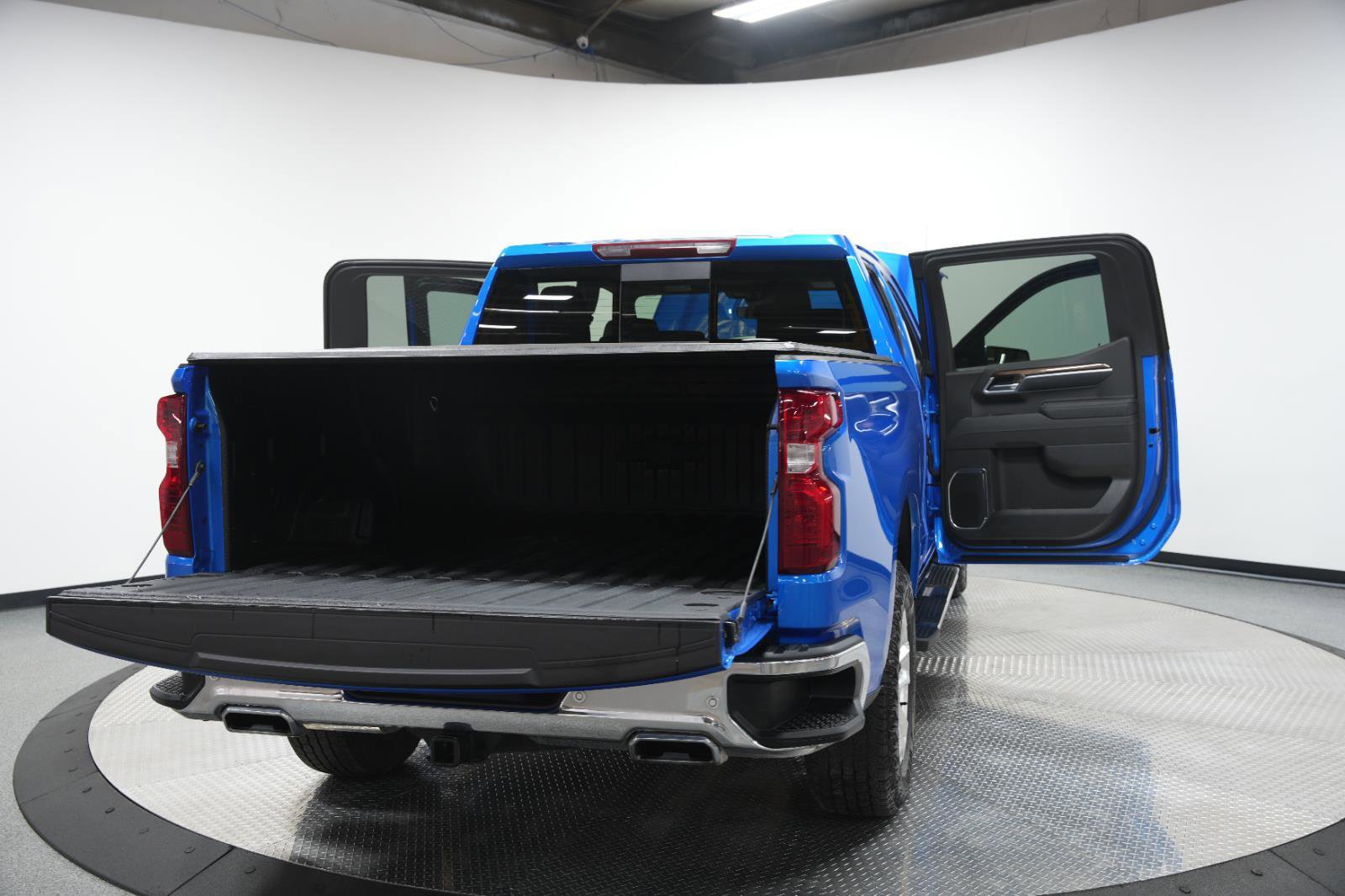 Used 2025 Chevrolet Silverado 1500 LT image 12