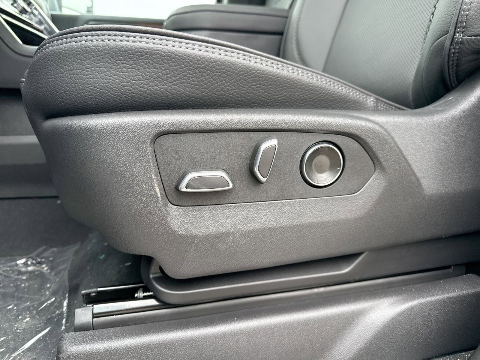 New 2026 GMC Sierra 2500 Denali w/ Denali Reserve Package image 14