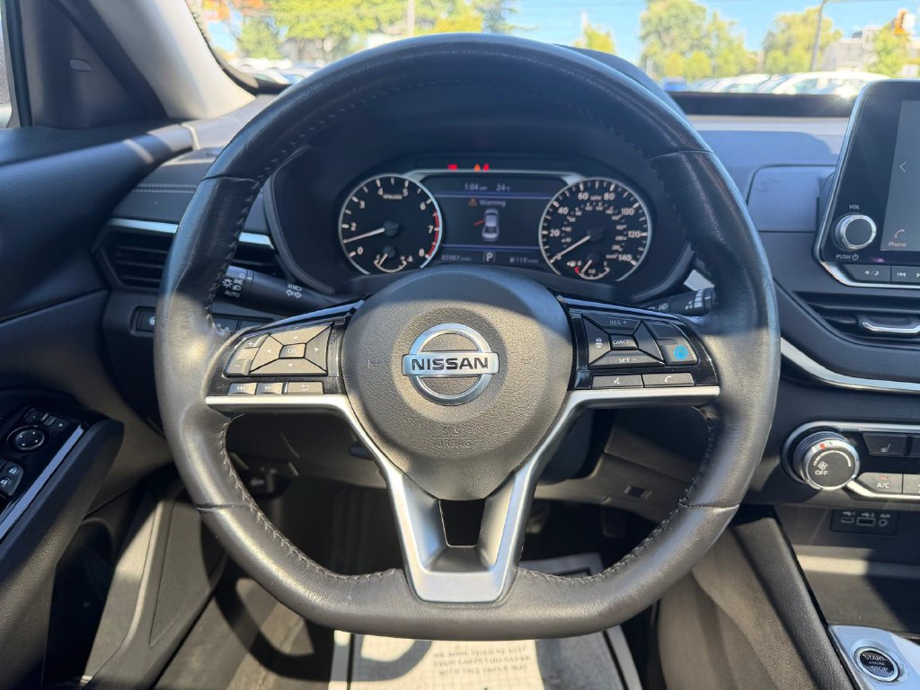 Used 2022 Nissan Altima 2.5 SV w/ SV Premium Package FWD image 12