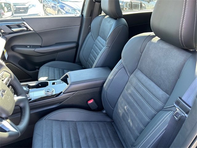 New 2025 Mitsubishi Outlander AWD image 5