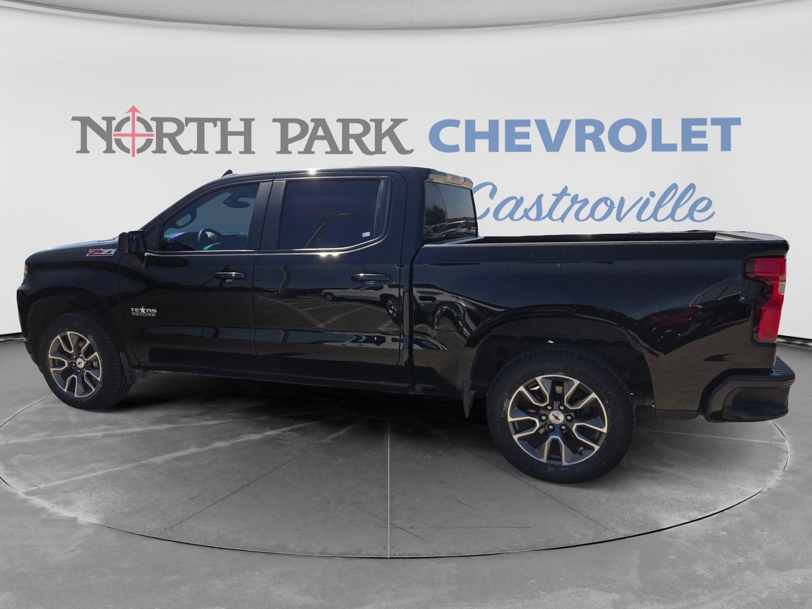 Certified 2020 Chevrolet Silverado 1500 RST w/ Texas Edition AWD/4WD image 6