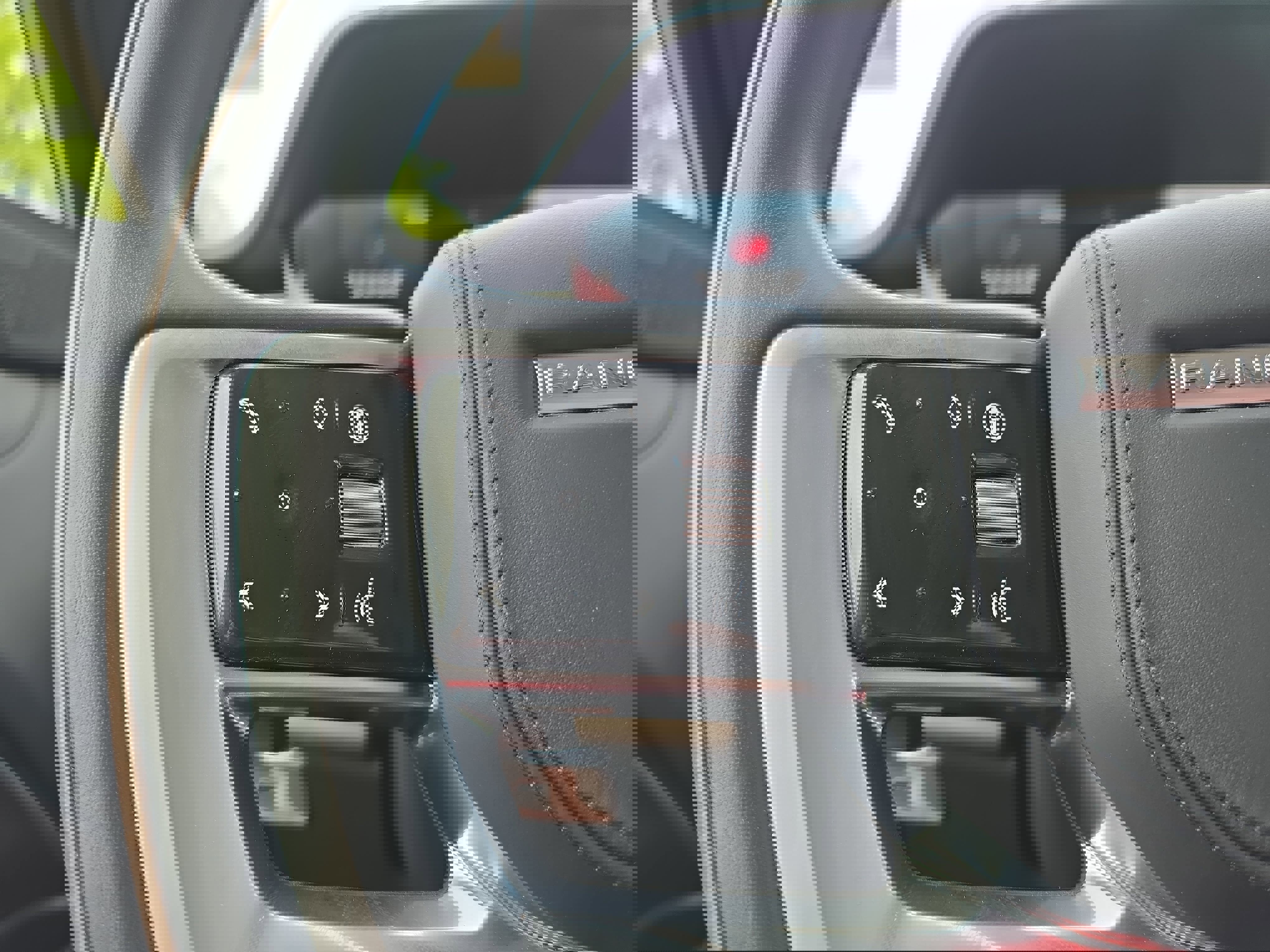 Certified 2025 Land Rover Range Rover Long Wheelbase Autobiography AWD/4WD image 18