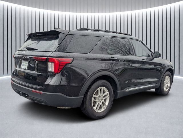 Used 2025 Ford Explorer Active image 3
