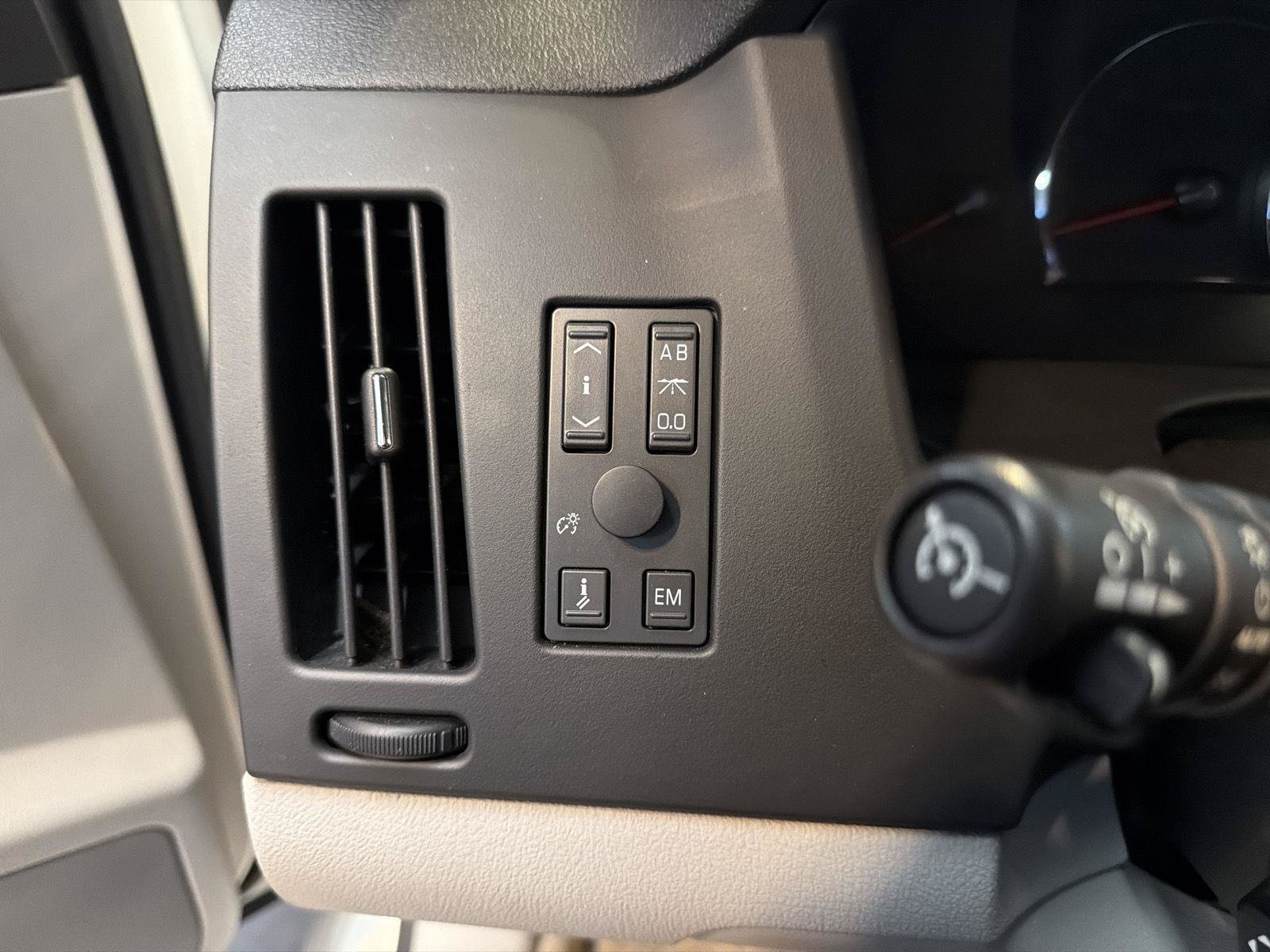 Used 2005 Cadillac STS V8 w/ Preferred Equipment Group AWD/4WD image 18