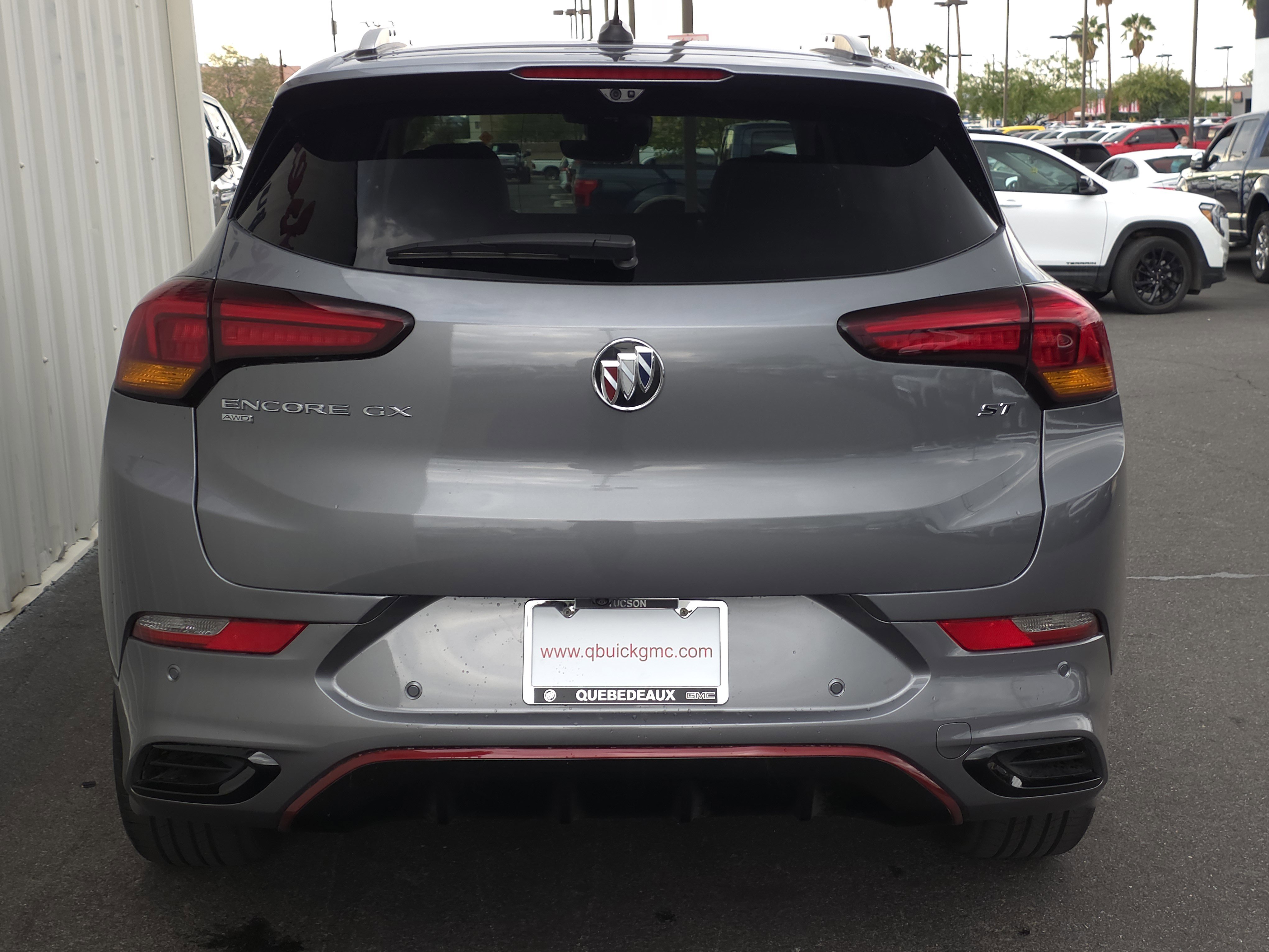 Used 2022 Buick Encore GX Essence w/ Advanced Technology Package image 3