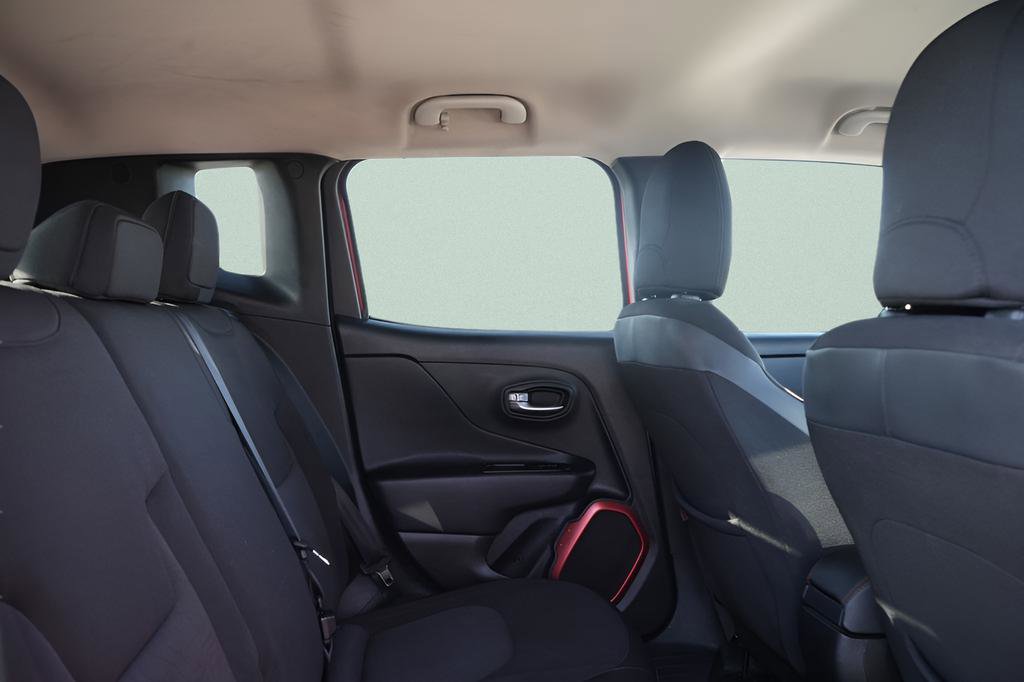 Used 2015 Jeep Renegade Trailhawk AWD/4WD image 14