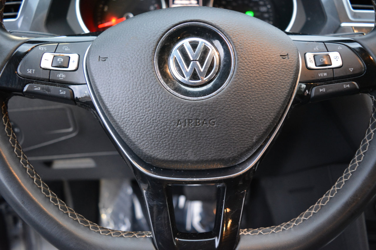 Used 2021 Volkswagen Tiguan SE image 18