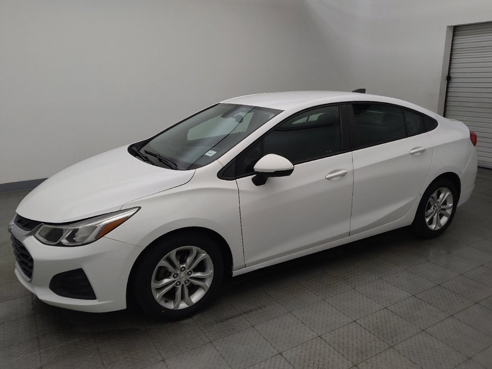 Used 2019 Chevrolet Cruze LS w/ LS Convenience Package FWD image 2