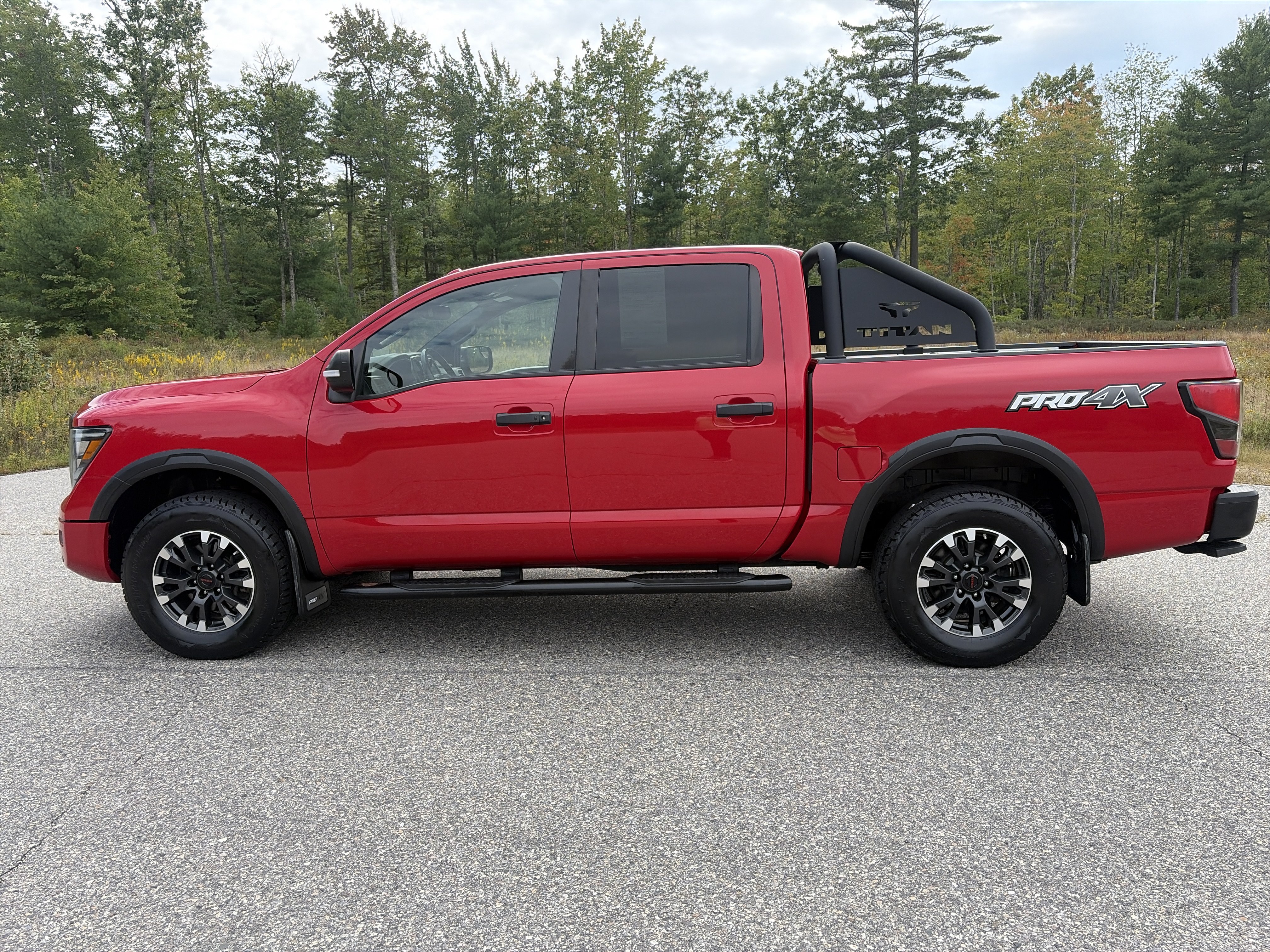 Used 2021 Nissan Titan PRO-4X w/ Pro-4x Convenience Package AWD/4WD image 6