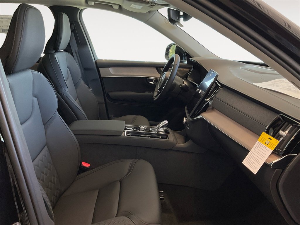 New 2026 Volvo XC90 B6 Plus w/ Protection Package Premier image 15