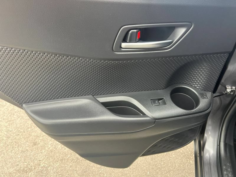 Used 2021 Toyota C-HR XLE FWD image 18