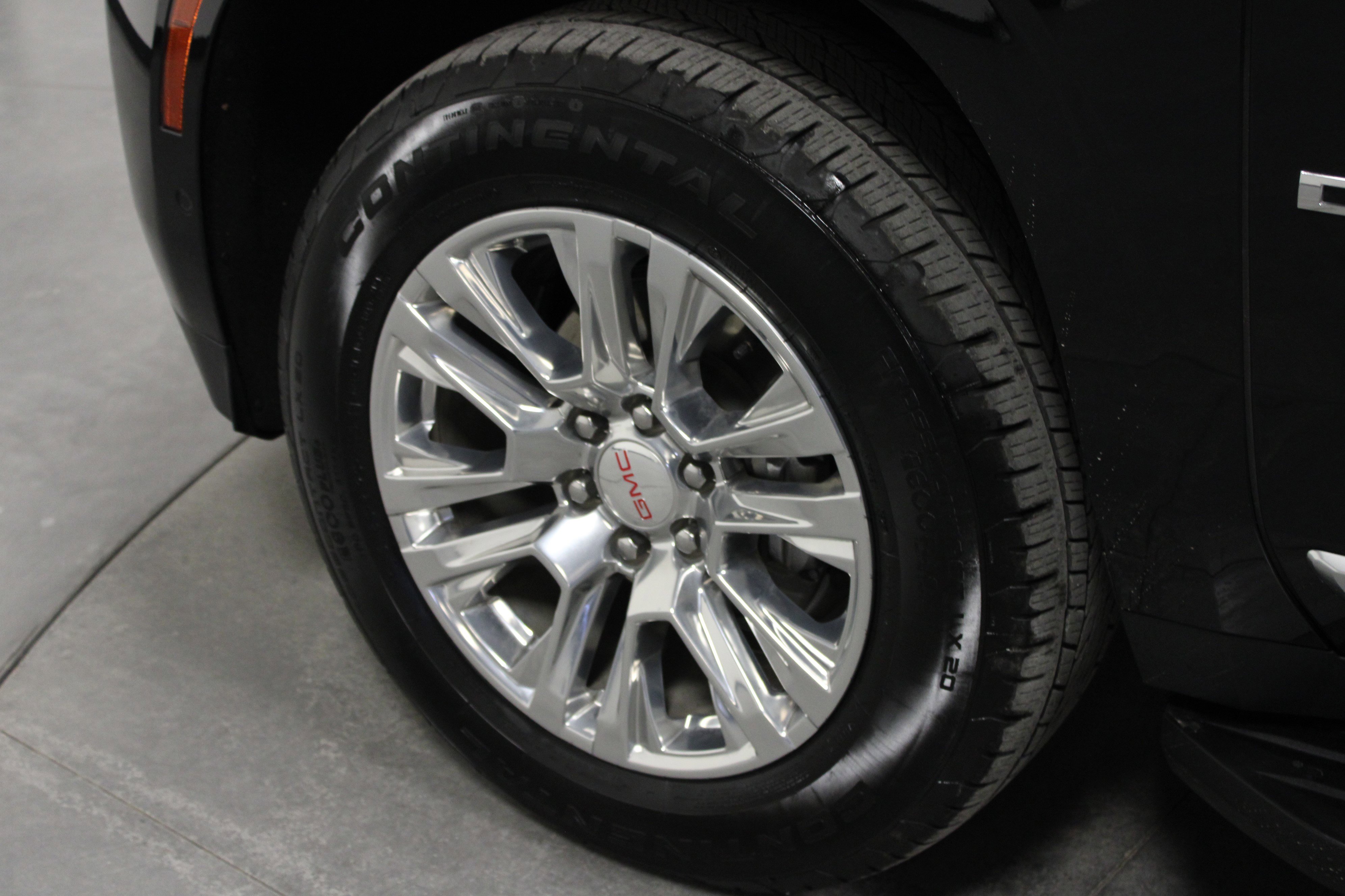 Used 2025 GMC Yukon Denali AWD/4WD image 10