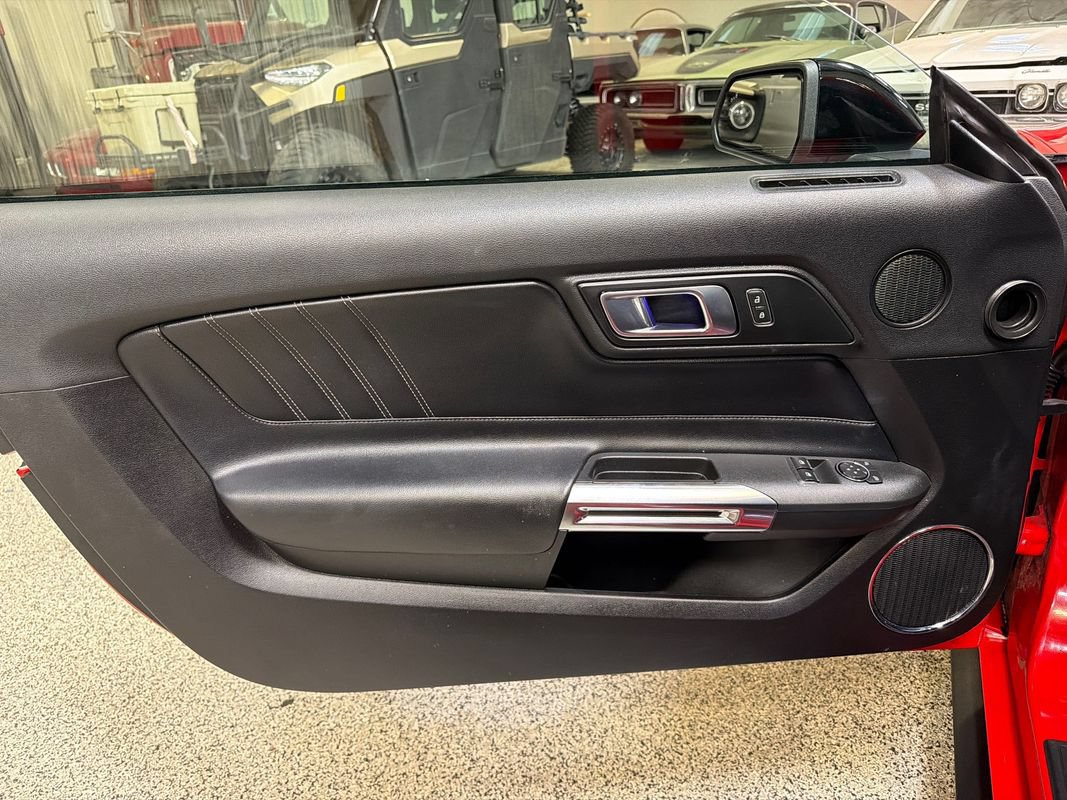Used 2022 Ford Mustang GT Premium w/ Black Accent Package RWD image 25