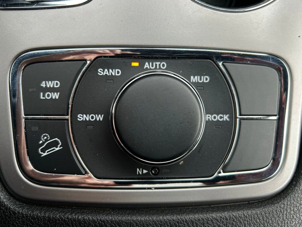 Used 2022 Jeep Grand Cherokee Laredo X image 32