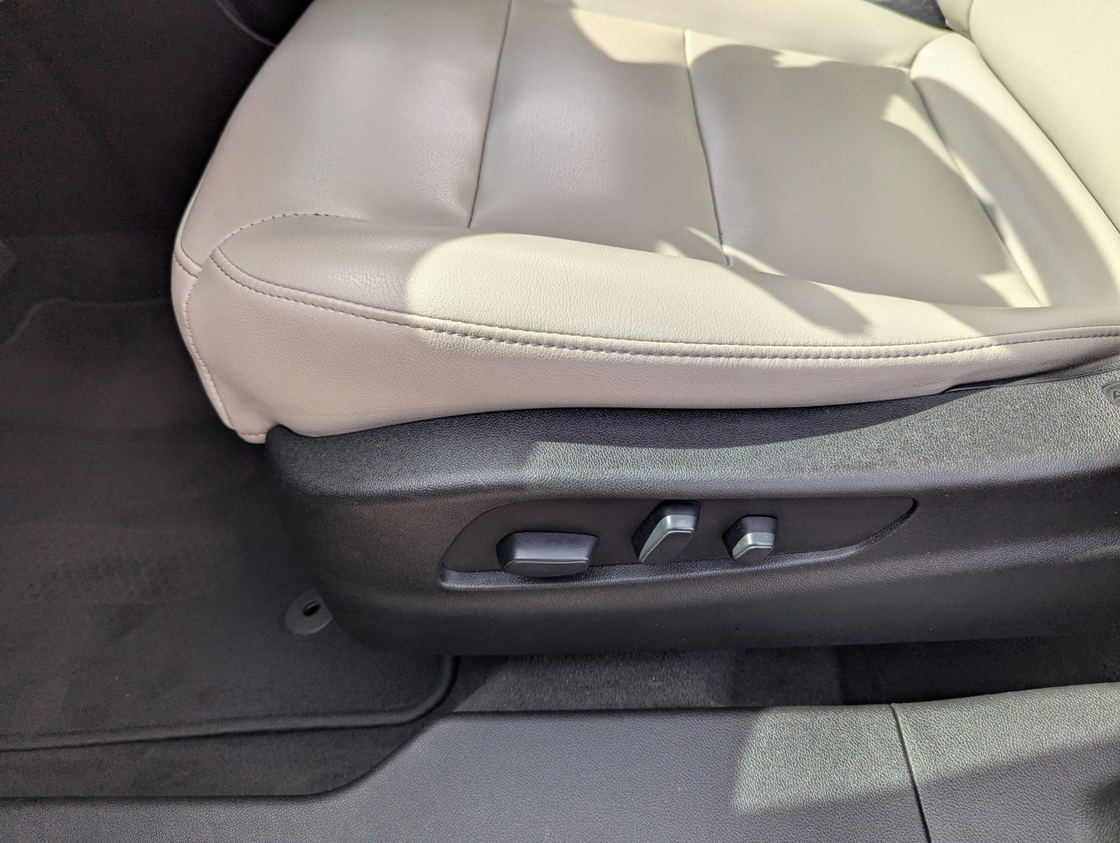 Used 2019 Cadillac XT4 Luxury image 12