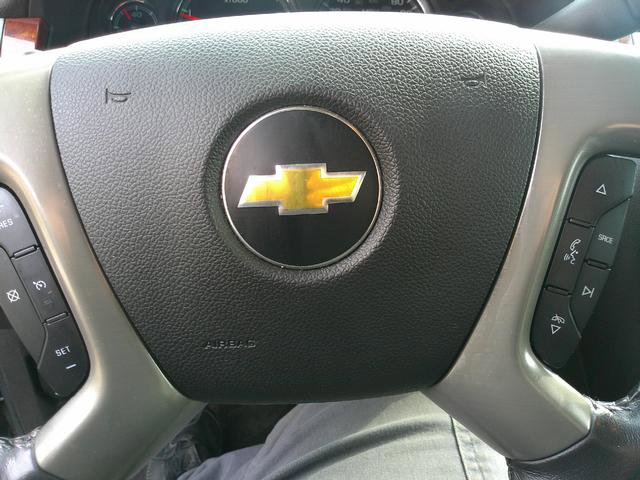 Used 2011 Chevrolet Suburban LT image 10