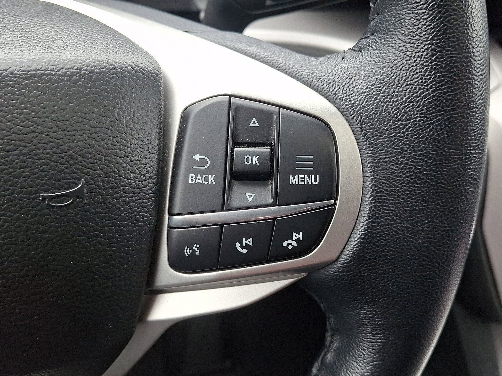 Certified 2023 Ford Explorer XLT w/ Equipment Group 202A AWD/4WD image 30