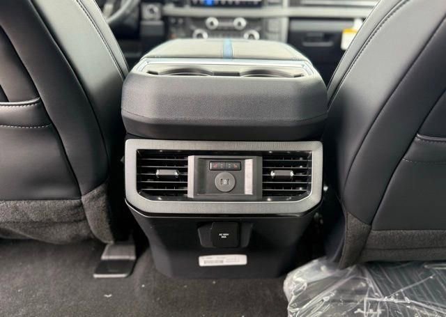 New 2026 Ford F350 Platinum w/ Tremor Off-Road Package image 32