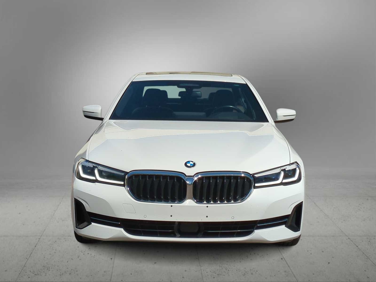 Used 2021 BMW 530i xDrive w/ Premium Package image 3