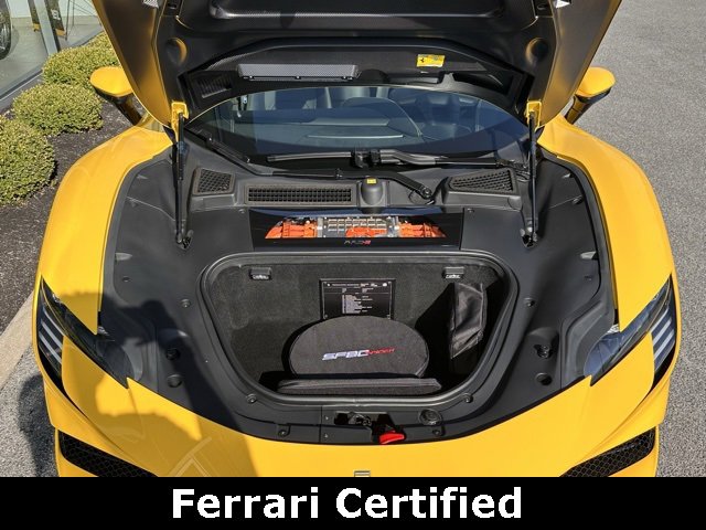 Used 2022 Ferrari SF90 Spider image 36