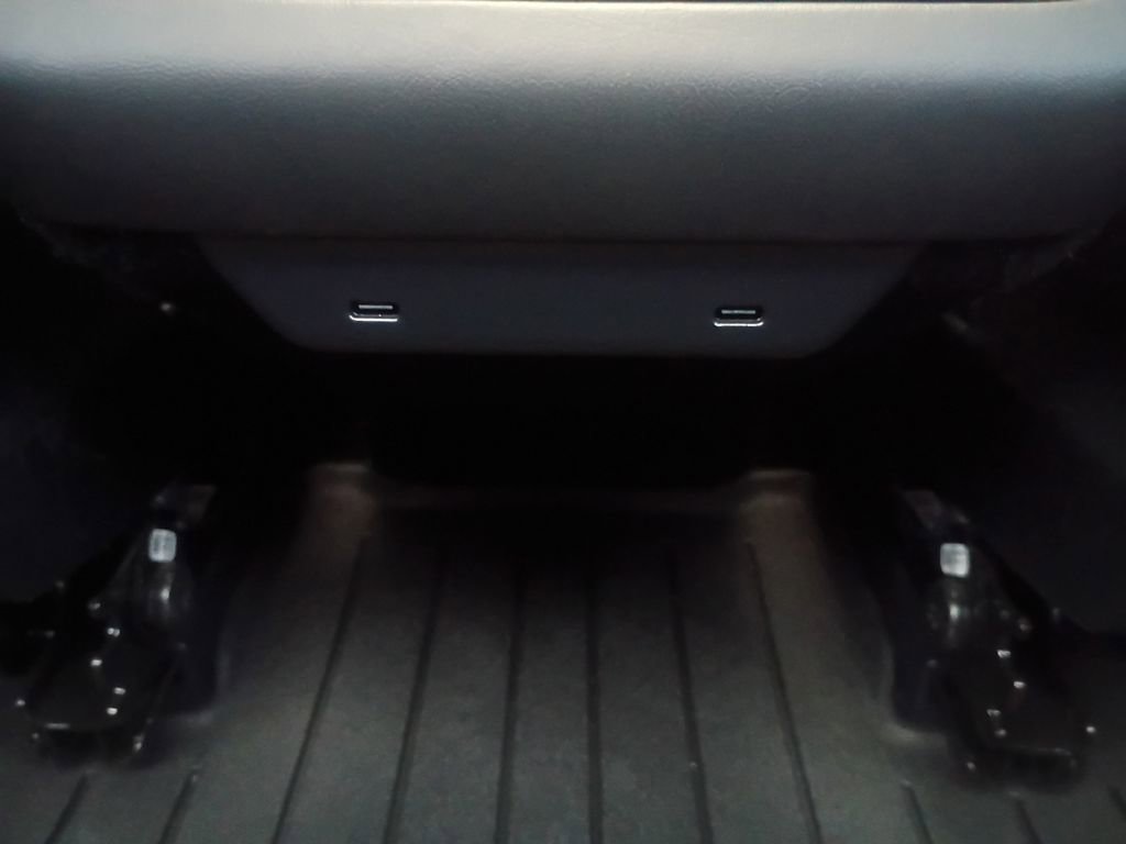 Used 2025 Tesla Model 3 image 6