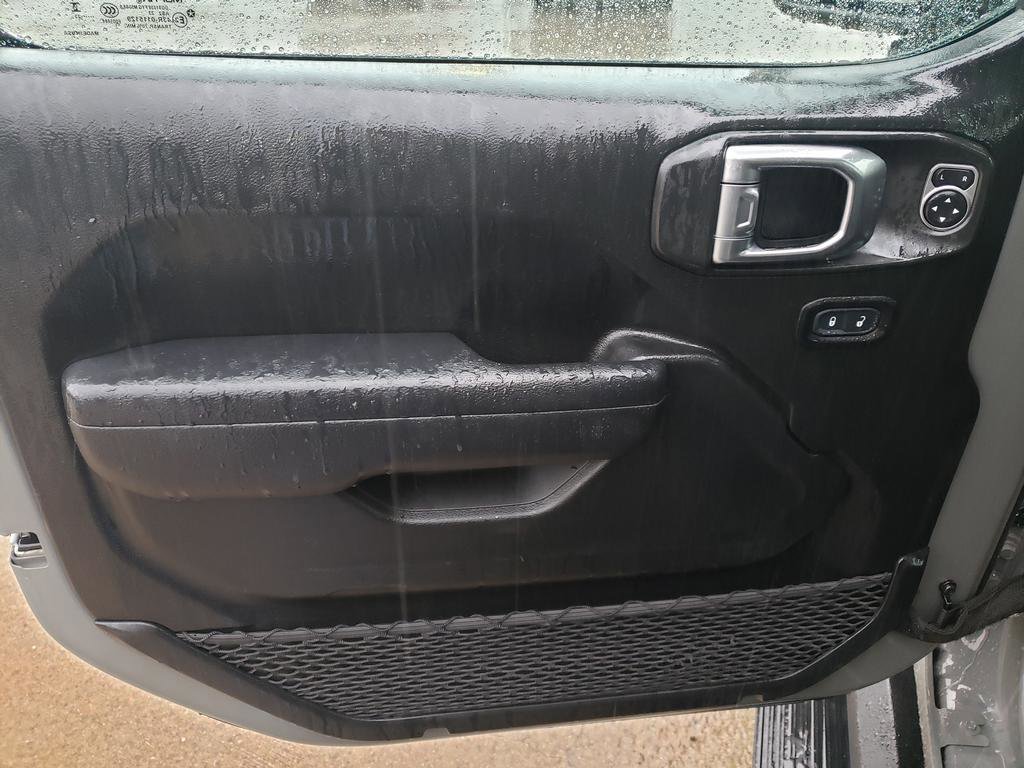 Used 2023 Jeep Gladiator Sport image 11